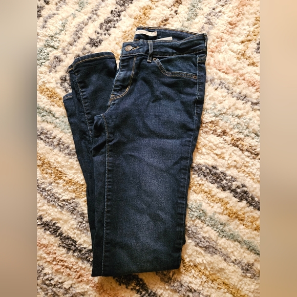 Levi's 711 Skinny - Picture 2 of 3